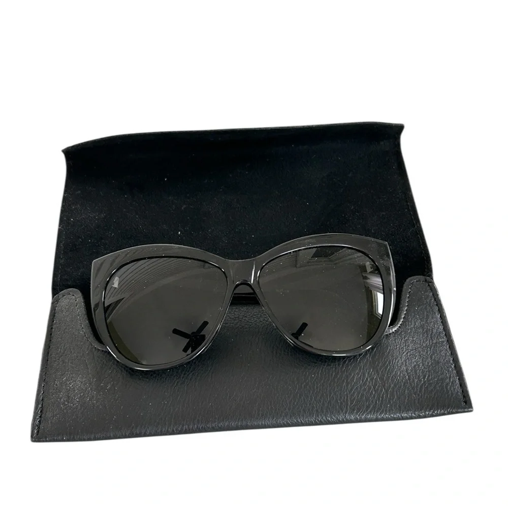 Crescent‎ Black Sunglasses Elegant Design
